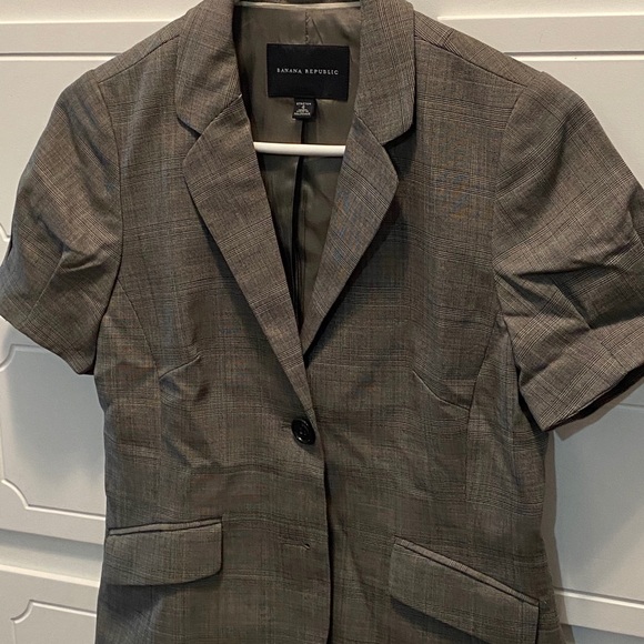 Banana Republic short sleeve blazer. Size 4. - Picture 1 of 5